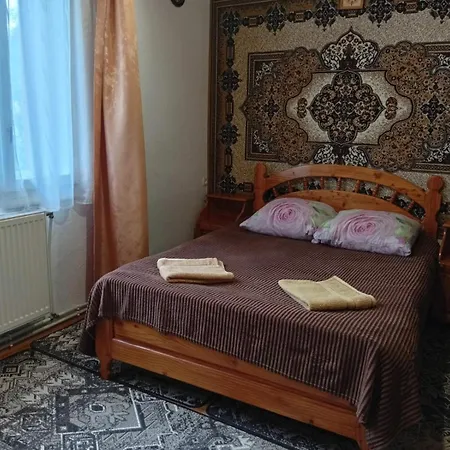приватна яблуневий сад 1 Yaremche