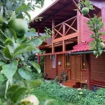 приватна яблуневий сад 1 ゲストハウス *